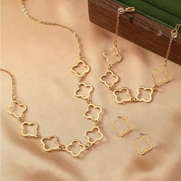 Gold Four Leaf Hollow Out Necklace Bracelet Matching Earrings Three Piece Set - Picture 5 of 5